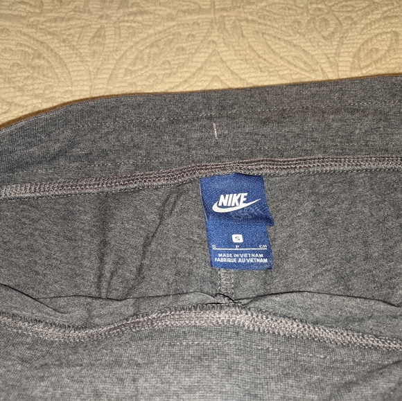 Capris - Picture 2 of 3